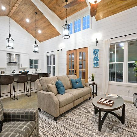 Bella Luna Cabin - Cozy Farmhouse Cabin, Private Deck, Swing Set, Fire Pit, Hot Tub Βίλα Broken Bow Εξωτερικό φωτογραφία