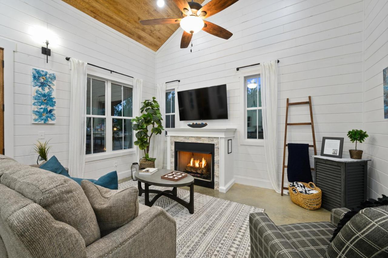 Bella Luna Cabin - Cozy Farmhouse Cabin, Private Deck, Swing Set, Fire Pit, Hot Tub Βίλα Broken Bow Εξωτερικό φωτογραφία